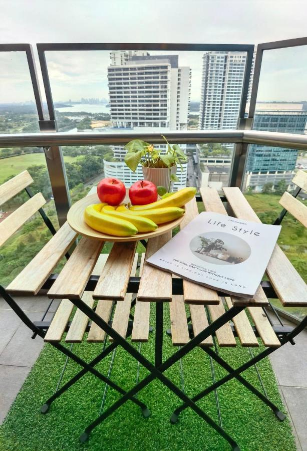 1519 Almas Suites Seaview Sunrise Netflix By Stay นุสาจายา ภายนอก รูปภาพ