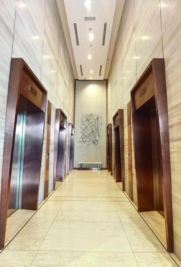 1519 Almas Suites Seaview Sunrise Netflix By Stay นุสาจายา ภายนอก รูปภาพ