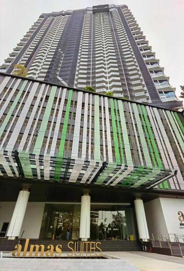 1519 Almas Suites Seaview Sunrise Netflix By Stay นุสาจายา ภายนอก รูปภาพ