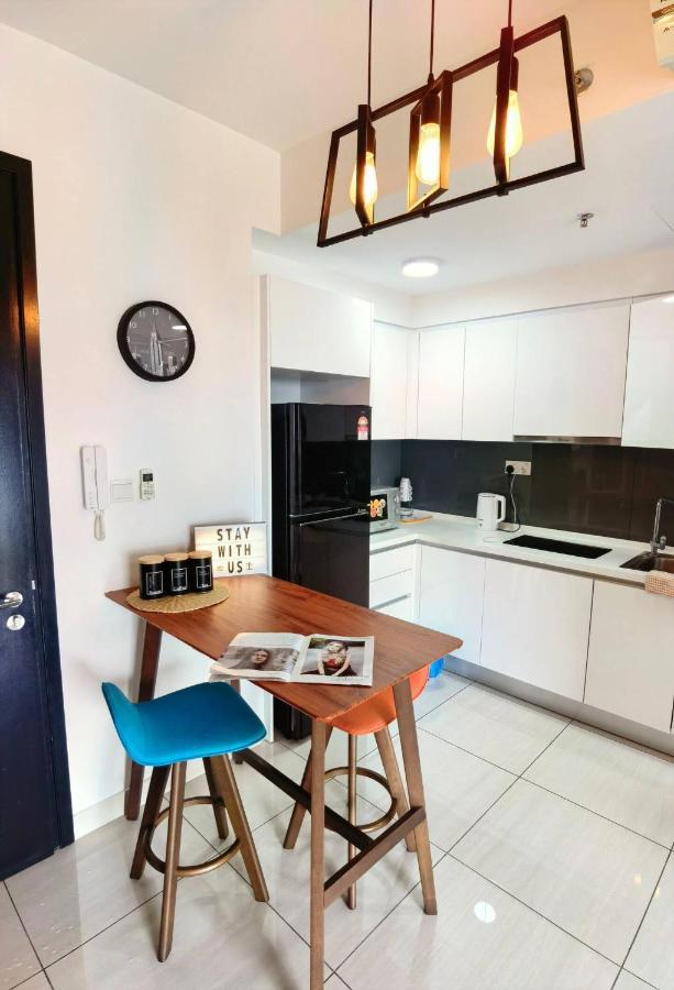 1519 Almas Suites Seaview Sunrise Netflix By Stay นุสาจายา ภายนอก รูปภาพ