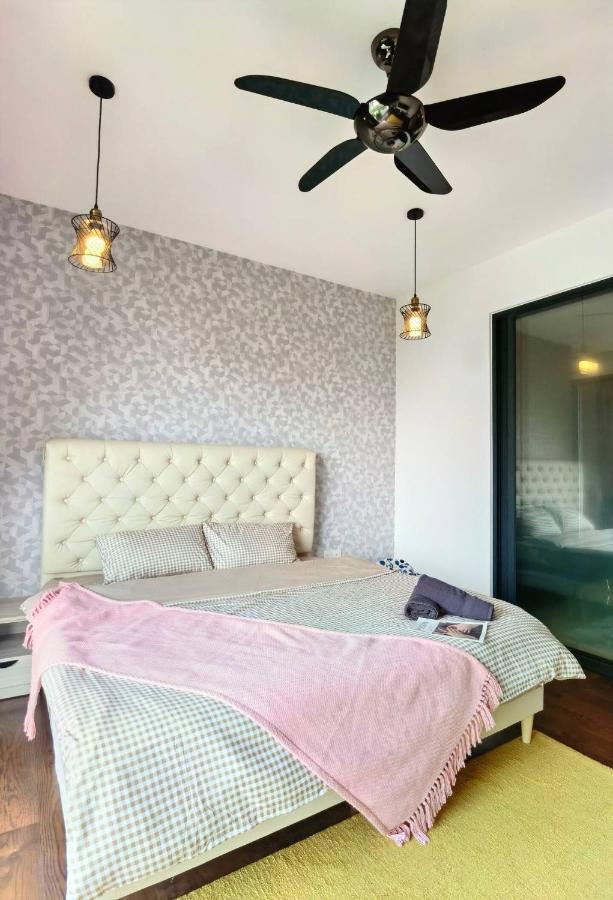 1519 Almas Suites Seaview Sunrise Netflix By Stay นุสาจายา ภายนอก รูปภาพ