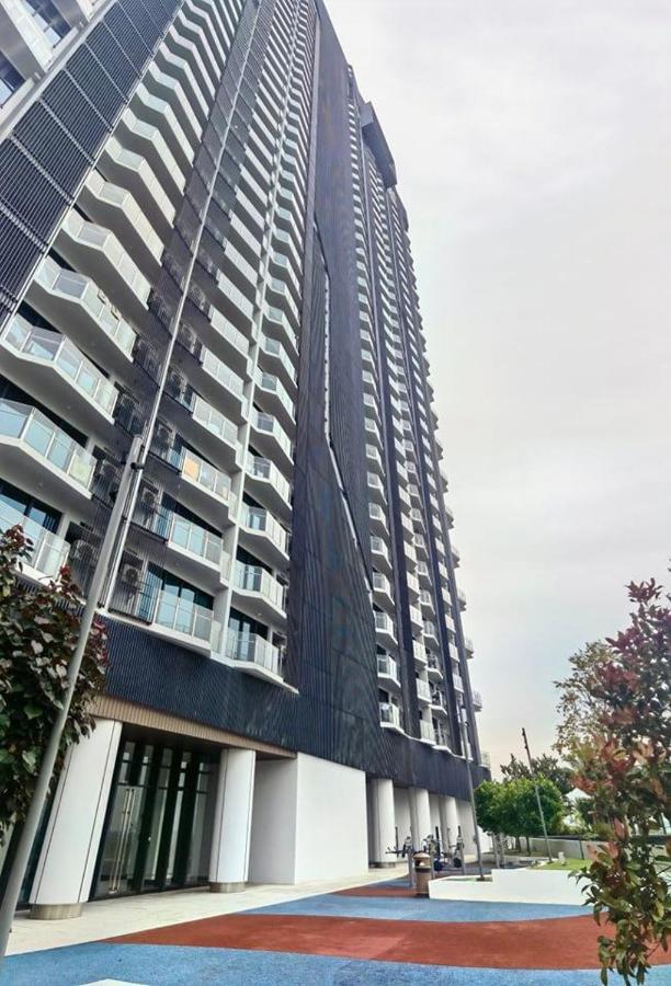 1519 Almas Suites Seaview Sunrise Netflix By Stay นุสาจายา ภายนอก รูปภาพ
